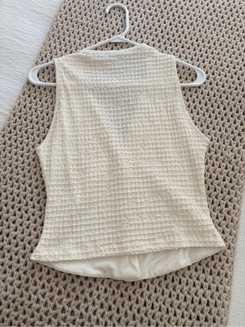Zara Cream Textured Button-Front Vest - Picture 2 of 5
